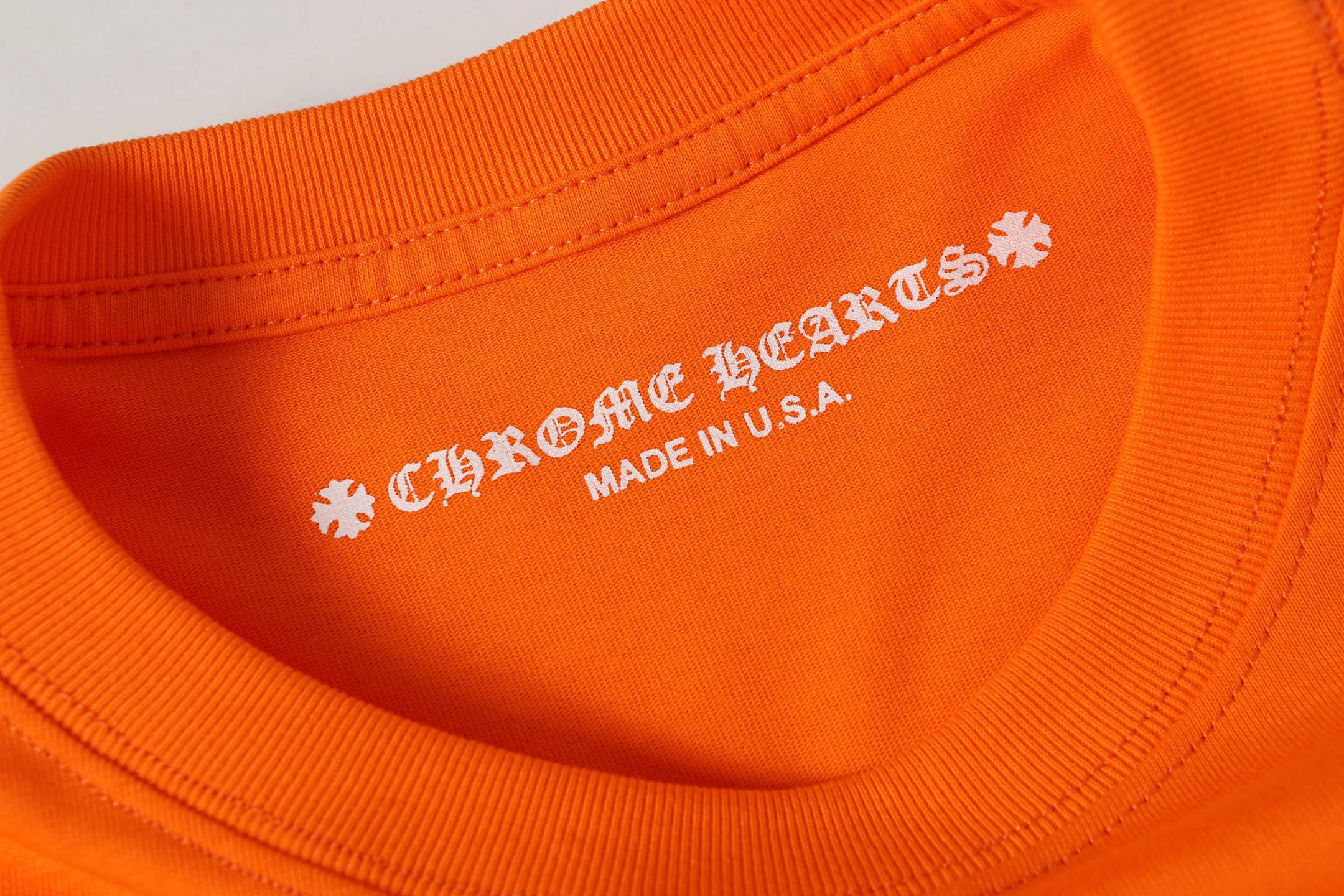 P160 Cross-border model. Those who pursue quality should not place an order. -Chrome Hearts/Chrome Hearts Sanskrit graffiti spoof printed popular long-sleeved T-shirt -High weight, high density and high quality. The wool is soft, delicate and skin-friendly. It feels soft and silky. It has excellent warmth and skin-friendly properties.